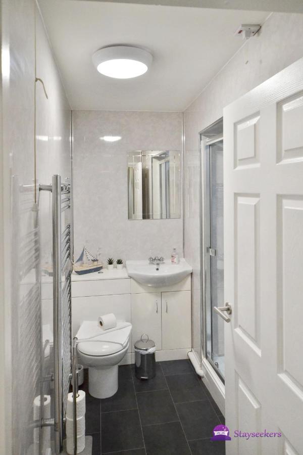 Station 1 Bed Apartment - Stayseekers Salisbury Exterior foto